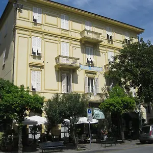 hotel-miramare-lavagna.hotelitalianriviera.com/